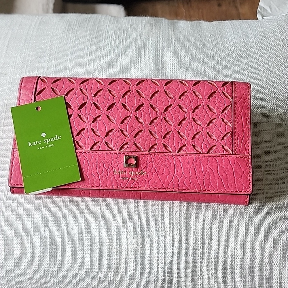 Preowned pink Kate Spade Perri Lane wallet‎